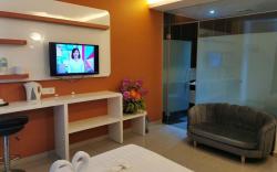 Dolphin Hotel