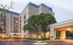 DoubleTree by Hilton Austin University Area