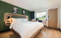 Campanile Bordeaux Nord Le Lac Hotel
