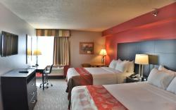 Ramada by Wyndham Sioux Falls Airport - Waterpark & Event Center