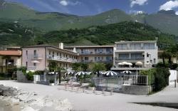 Hotel Castello Lake Front