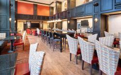 Hampton Inn & Suites Waco-South