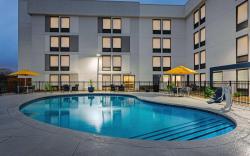 Hampton Inn Kansas City-Airport