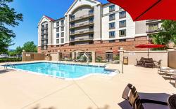 Hyatt Place Overland Park Convention Center