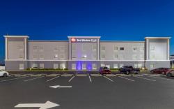 Best Western Plus Brunswick Inn and Suites