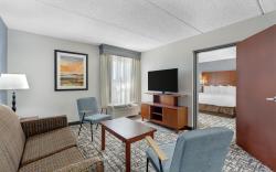Best Western Plus Fresno Airport Hotel