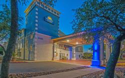 Days Inn by Wyndham Suites San Antonio North/Stone Oak