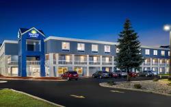 Days Inn & Suites by Wyndham Warren
