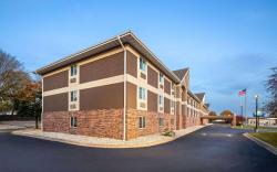 Days Inn & Suites by Wyndham Green Bay WI.