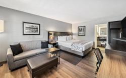 Best Western Plus Hilltop Inn