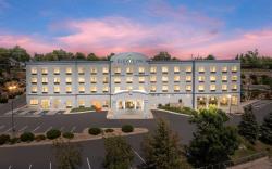 Elevation Inn & Suites, Trademark Collection by Wyndham