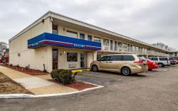 Motel 6 Joliet, IL - I-80