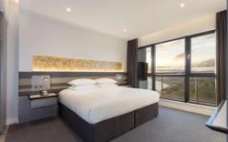 DoubleTree by Hilton Edinburgh - Queensferry Crossing