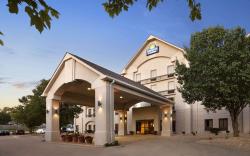 Days Inn & Suites by Wyndham Cedar Rapids