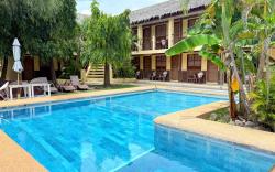 La Laguna Beach Club & Dive Center