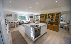 Waybury Cottage - a cozy home from home !