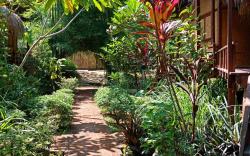 Shibui Garden Bungalows and Restaurant