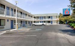 Motel 6 Bellingham, WA