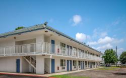 Motel 6 Conroe, TX