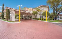 Motel 6 Dallas, TX - Market Center