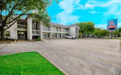 Studio 6  San Antonio, TX - Medical Center
