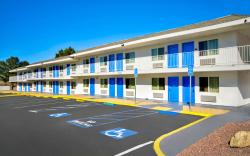 Motel 6 Victorville, CA - Apple Valley