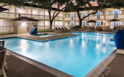 Motel 6 Addison, TX - Dallas
