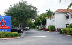 Studio 6  West Palm Beach, FL
