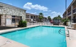 Motel 6 San Antonio, TX - Northwest Medical Center