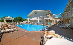 Motel 6 Dallas, TX - Farmers Branch