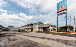 Studio 6  San Antonio, TX - Fort Sam Houston Area
