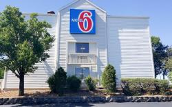 Motel 6 Maryland Heights, MO