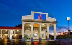 Motel 6 Cookeville, TN
