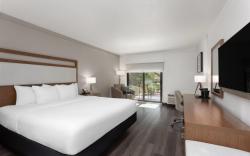 La Quinta Inn & Suites by Wyndham Ft Lauderdale Cypress Cr