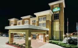 La Quinta Inn & Suites by Wyndham Victoria - South