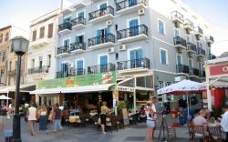 Lucia Hotel