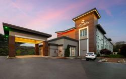 La Quinta Inn & Suites by Wyndham Knoxville Papermill