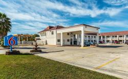 Motel 6 San Marcos, TX - North