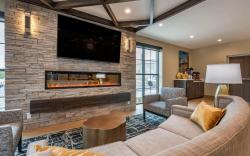 Comfort Inn & Suites Jacksonville - Orange Park Near Naval Air Station