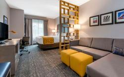 Comfort Inn & Suites Jacksonville - Orange Park Near Naval Air Station