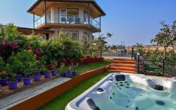 StayVista's Ora Indulgent Living - Valley-View, Couple-Friendly Villa with Outdoor Jacuzzi - Romanti