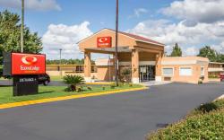 Econo Lodge  Inn & Suites