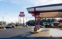 Econo Lodge Inn & Suites Conference Center