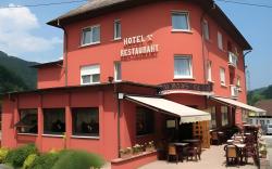 Logis Hostellerie Motel Au Bois Le Sire