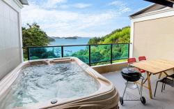 Tongyeong Sea and View Spa Pension