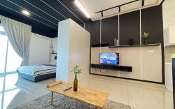 Luxury Studio @ Twin Galaxy To Larkin 15min