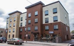 Cobblestone Hotel & Suites - Chippewa Falls
