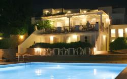 Akrotiri Hotel
