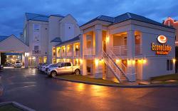 Econo Lodge Inn & Suites University