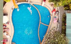 Lanta Riviera Beach Resort